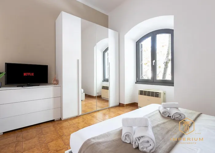 Imperium Merulana House - 2 Steps From Colosseum, 3 Bedrooms, A-c Appartamento Roma