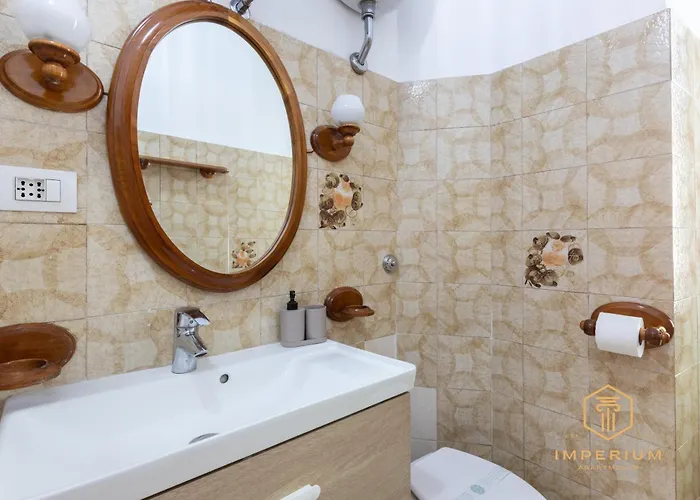 Imperium Merulana House - 2 Steps From Colosseum, 3 Bedrooms, A-c Roma